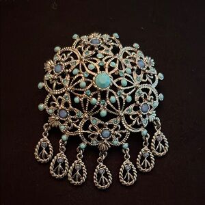 Elegant Vintage Joan Rivers Silver and Blue Filigree Brooch in Jeweler’s Pouch